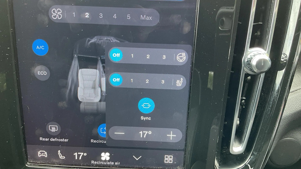 Volvo XC40 2.0 B3p Ultra Dark Grey #25