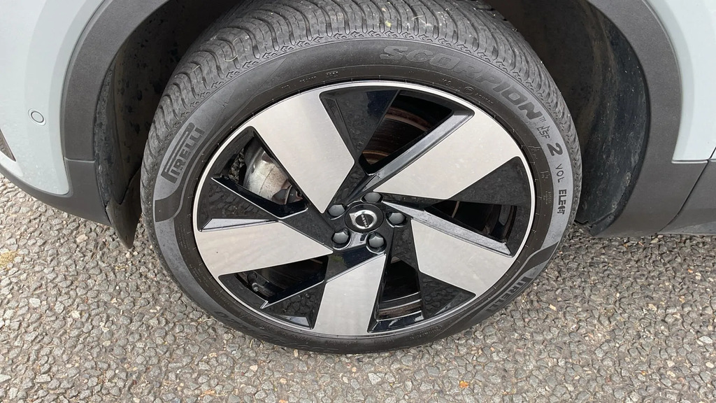 Volvo XC40 2.0 B3p Ultra Dark Grey #35