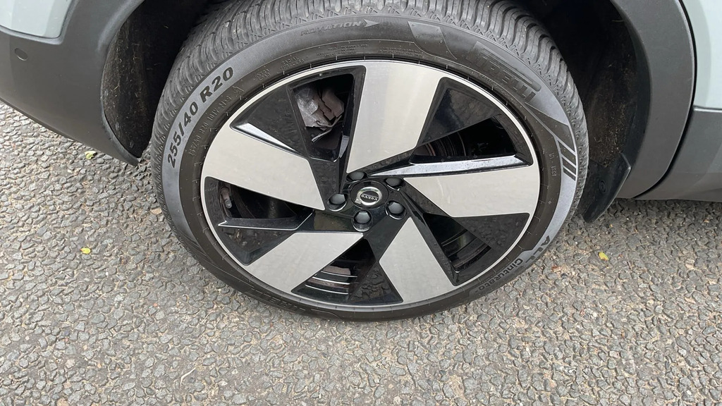 Volvo XC40 2.0 B3p Ultra Dark Grey #37