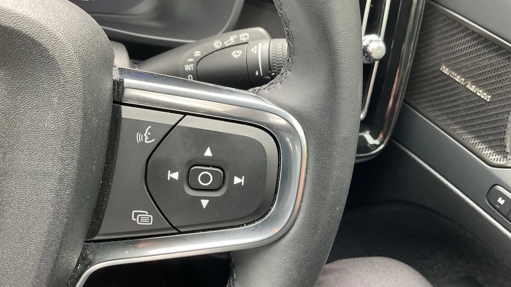 Volvo XC40 2.0 B3p Ultra Dark Grey #20