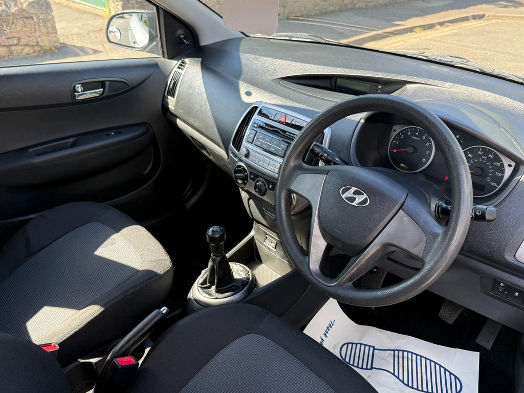Hyundai I20 1.2 Active 84 Bhp - Free Delivery White #14