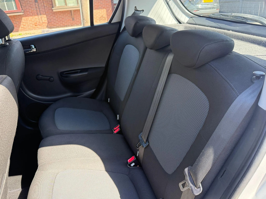 Hyundai I20 1.2 Active 84 Bhp - Free Delivery White #12