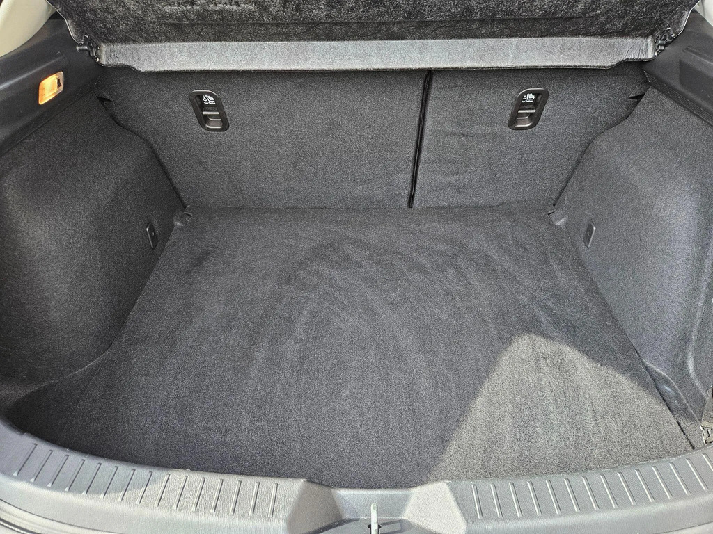 Mazda 3 2.0 Sport Nav Silver #9