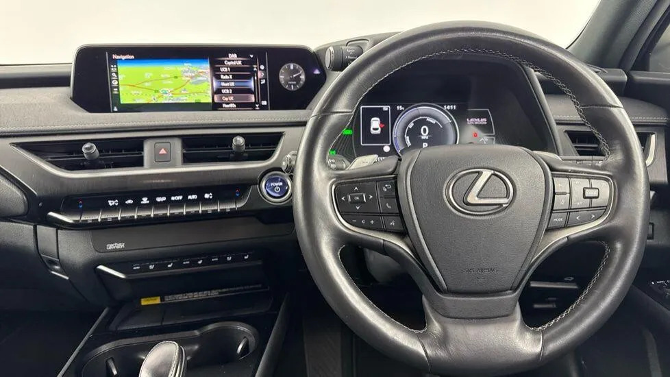 Lexus UX 300E 54.3Kwh Takumi Silver #19