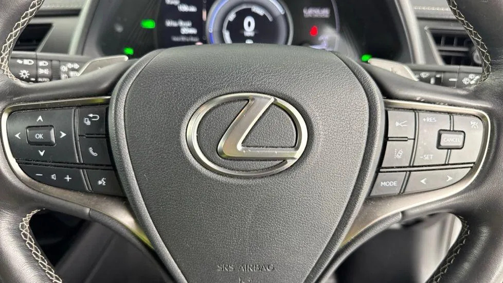 Lexus UX 300E 54.3Kwh Takumi Silver #24