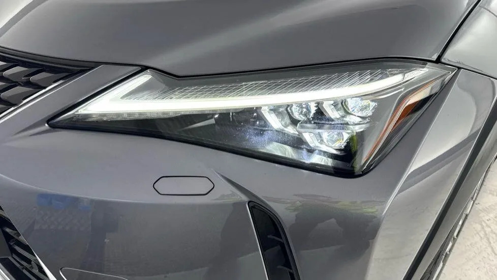 Lexus UX 300E 54.3Kwh Takumi Silver #22