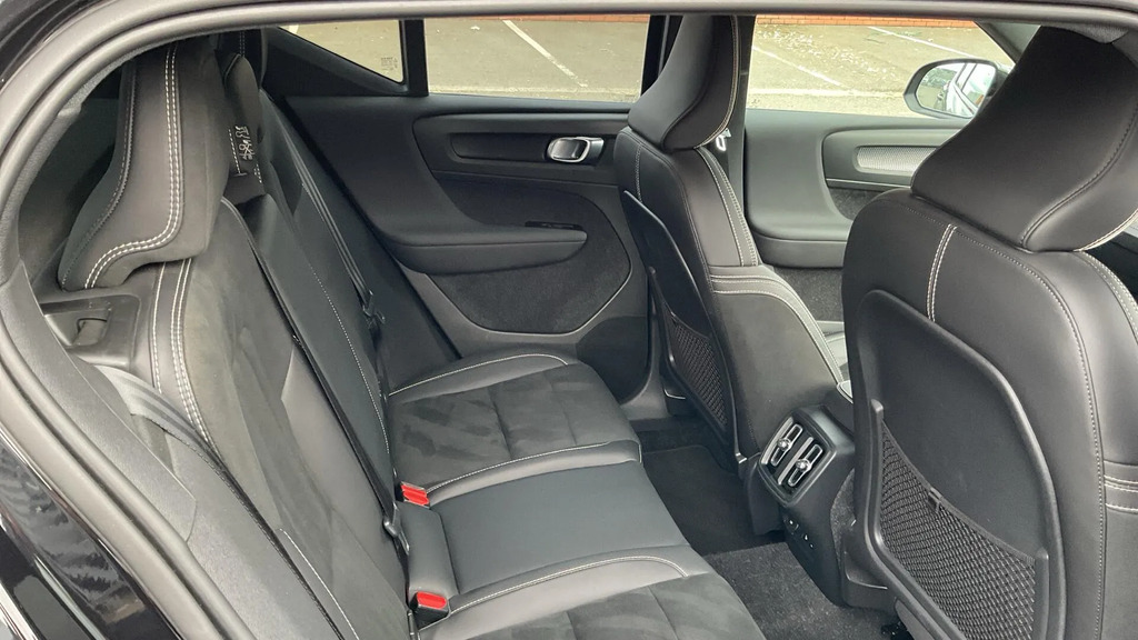 Volvo XC40 R-design Pro T3 163 Hp #6