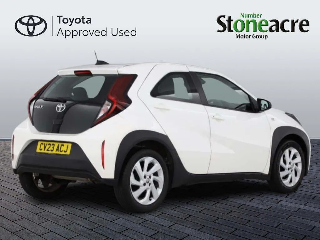 Toyota Aygo X 1.0 Vvt-i Pure CV23ACJ  #2