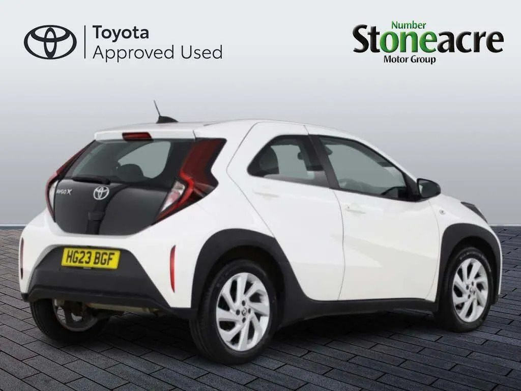 Toyota Aygo X 1.0 Vvt-i Pure HG23BGF #2