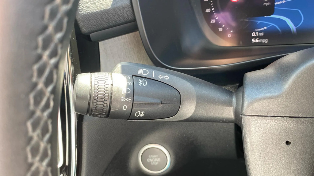 Volvo XC40 Volvo Xc40 Core Gold #15