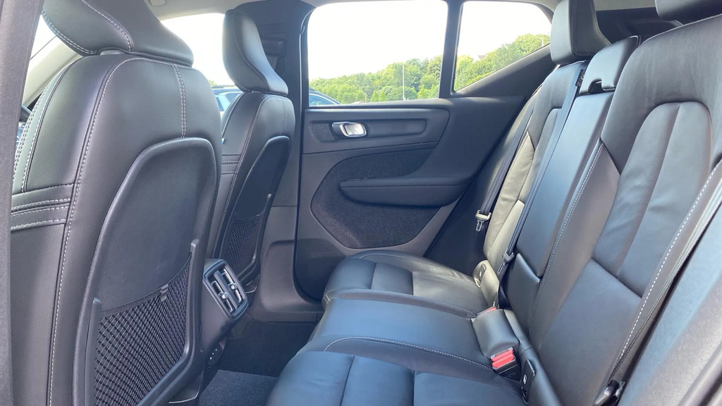 Volvo XC40 Volvo Xc40 Core Gold #26