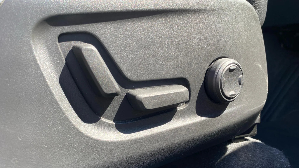 Volvo XC40 Volvo Xc40 Core Gold #23