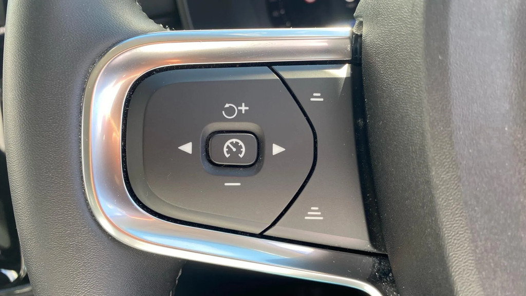 Volvo XC40 Volvo Xc40 Core Gold #16