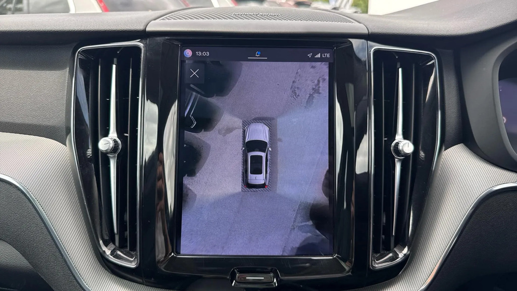 Volvo XC60 Plus Dark B5 250 Hp #16
