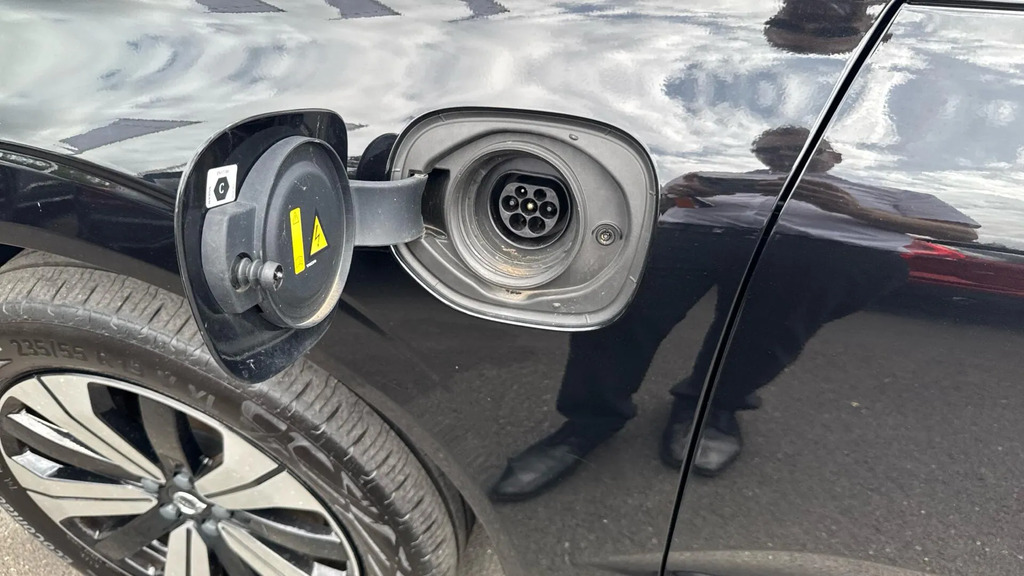 Volvo XC60 Plus Dark B5 250 Hp #18