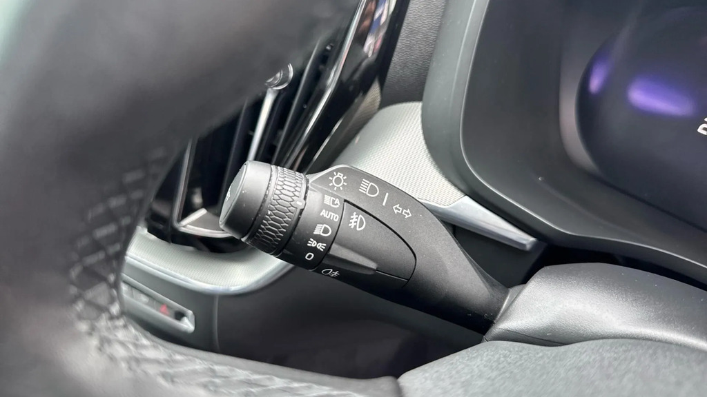 Volvo XC60 Plus Dark B5 250 Hp #19