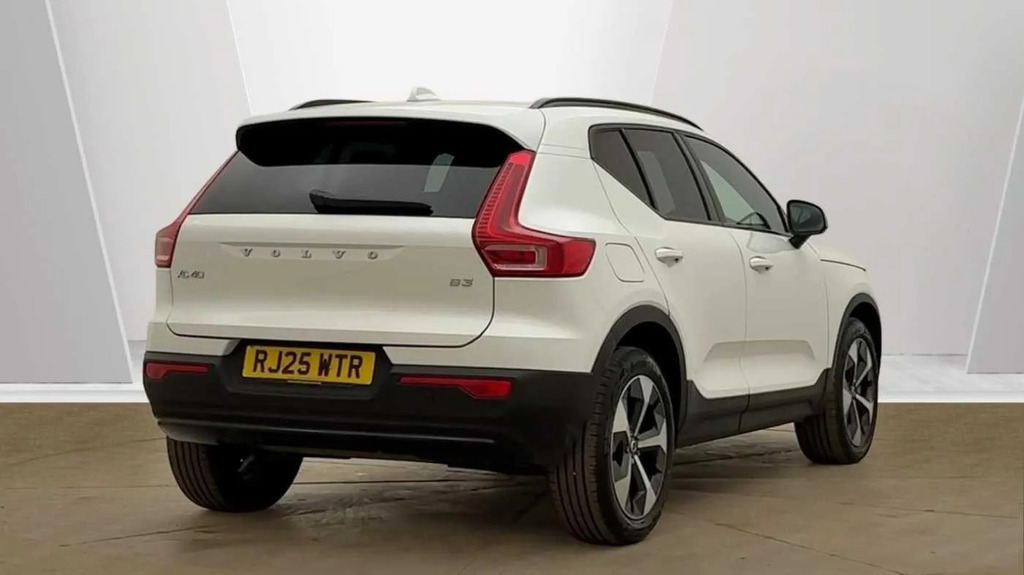 Volvo XC40 2.0 B3p Plus Dark  #3