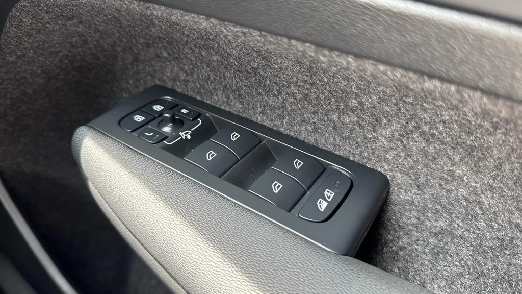 Volvo XC40 Plus, B3 Mild Hybrid, Dark Green #23
