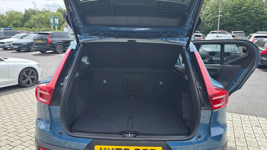 Volvo XC40 Plus, B3 Mild Hybrid, Dark Green #13