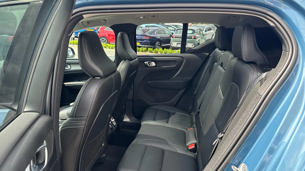 Volvo XC40 Plus, B3 Mild Hybrid, Dark Green #32