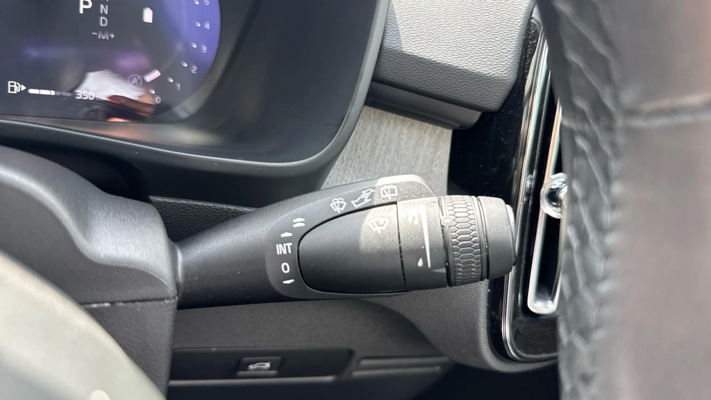 Volvo XC40 Plus, B3 Mild Hybrid, Dark Green #22