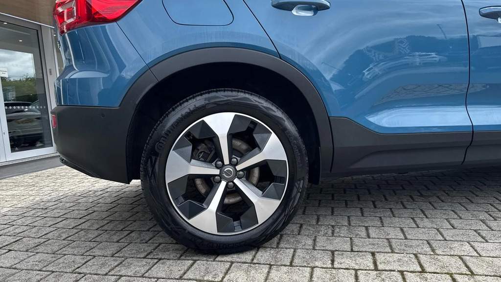 Volvo XC40 Plus, B3 Mild Hybrid, Dark Green #9