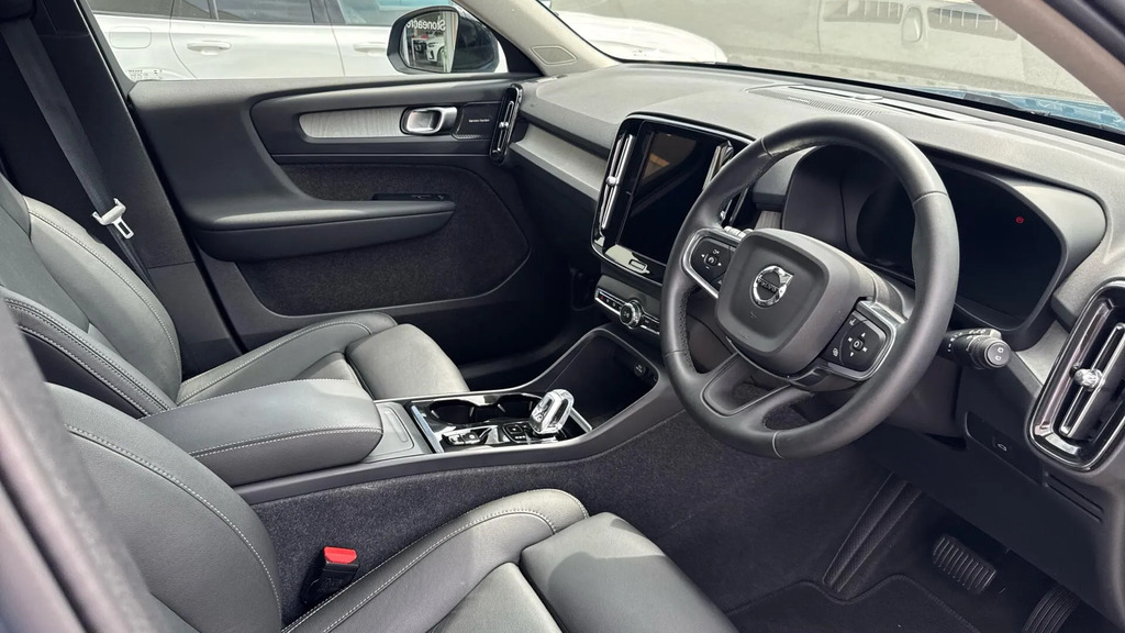 Volvo XC40 2.0 B4p Ultimate Dark  #4
