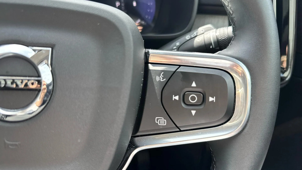 Volvo XC40 Plus, B3 Mild Hybrid, Dark Green #21