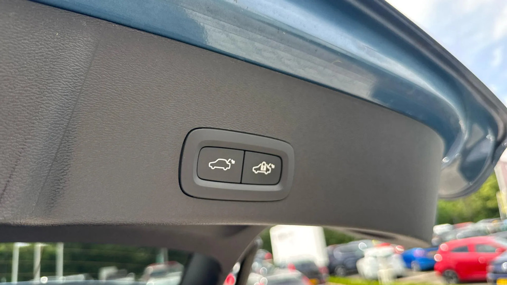 Volvo XC40 Plus, B3 Mild Hybrid, Dark Green #34