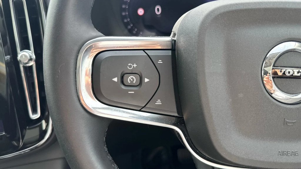 Volvo XC40 Plus, B3 Mild Hybrid, Dark Green #20