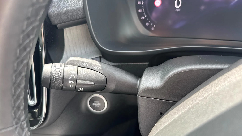 Volvo XC40 Plus, B3 Mild Hybrid, Dark Green #19