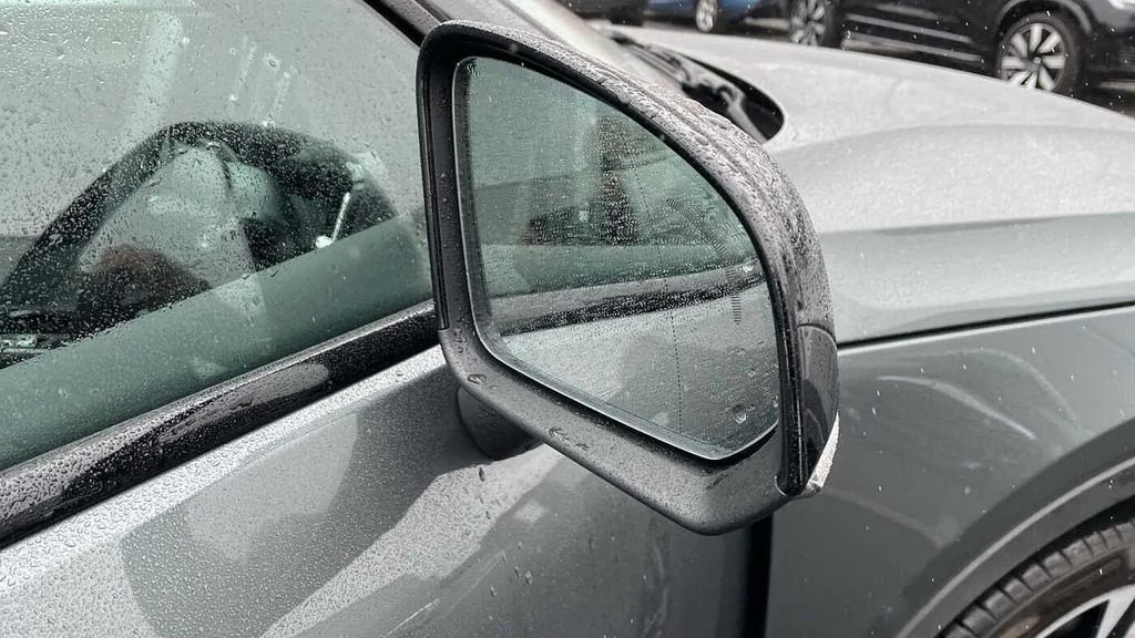 Volvo XC40 Plus, B3 Mild Hybrid, Dark Silver #31