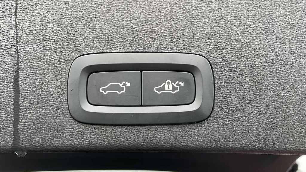 Volvo XC40 Plus, B3 Mild Hybrid, Dark Silver #38
