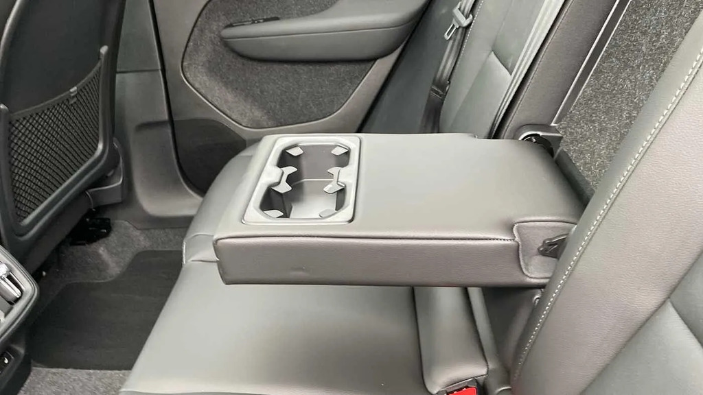 Volvo XC40 Plus, B3 Mild Hybrid, Dark Silver #33