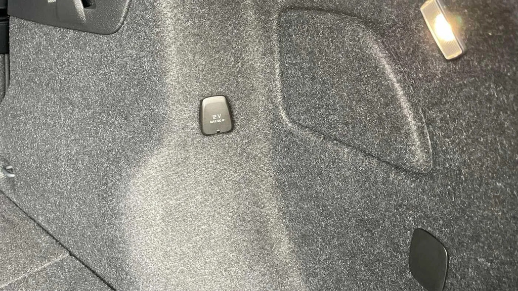 Volvo XC40 Plus, B3 Mild Hybrid, Dark Silver #35