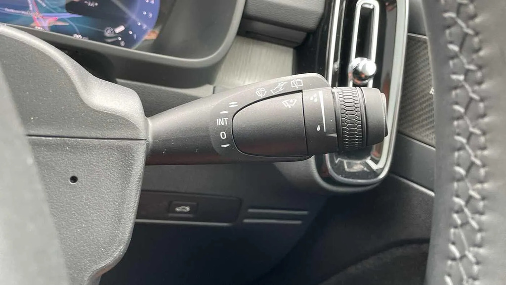 Volvo XC40 Plus, B3 Mild Hybrid, Dark Silver #22