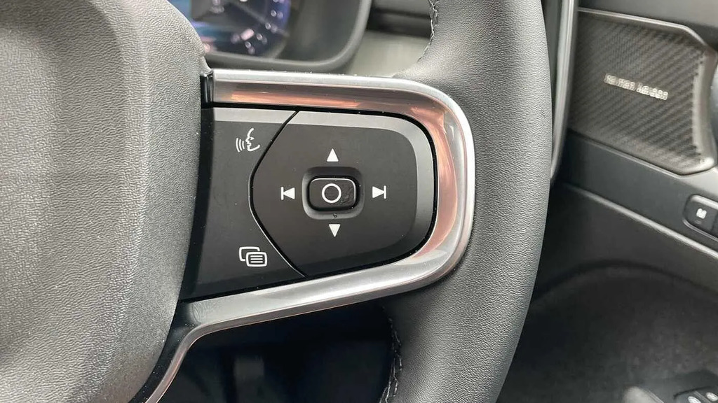 Volvo XC40 Plus, B3 Mild Hybrid, Dark Silver #21