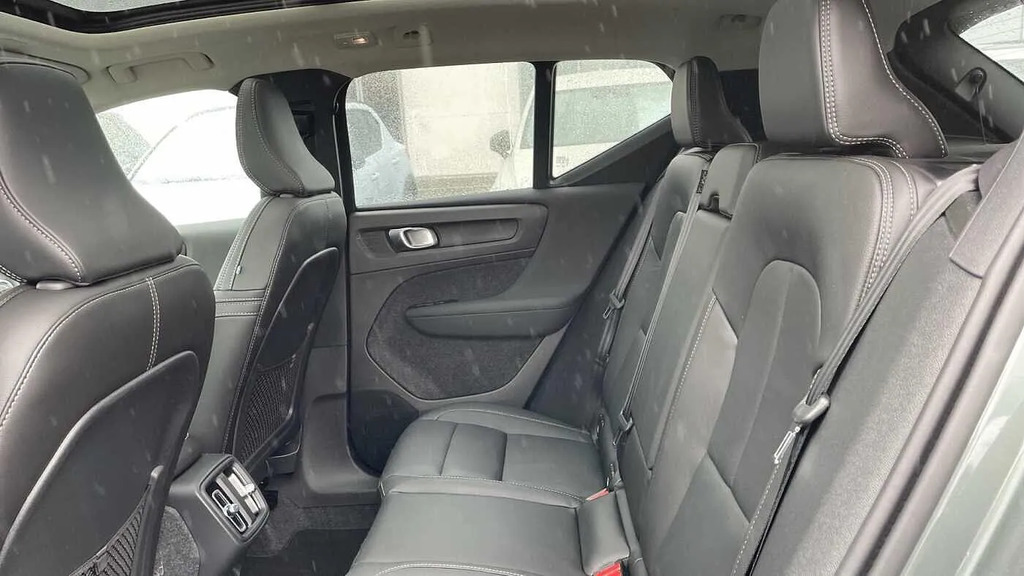 Volvo XC40 Plus, B3 Mild Hybrid, Dark Silver #32