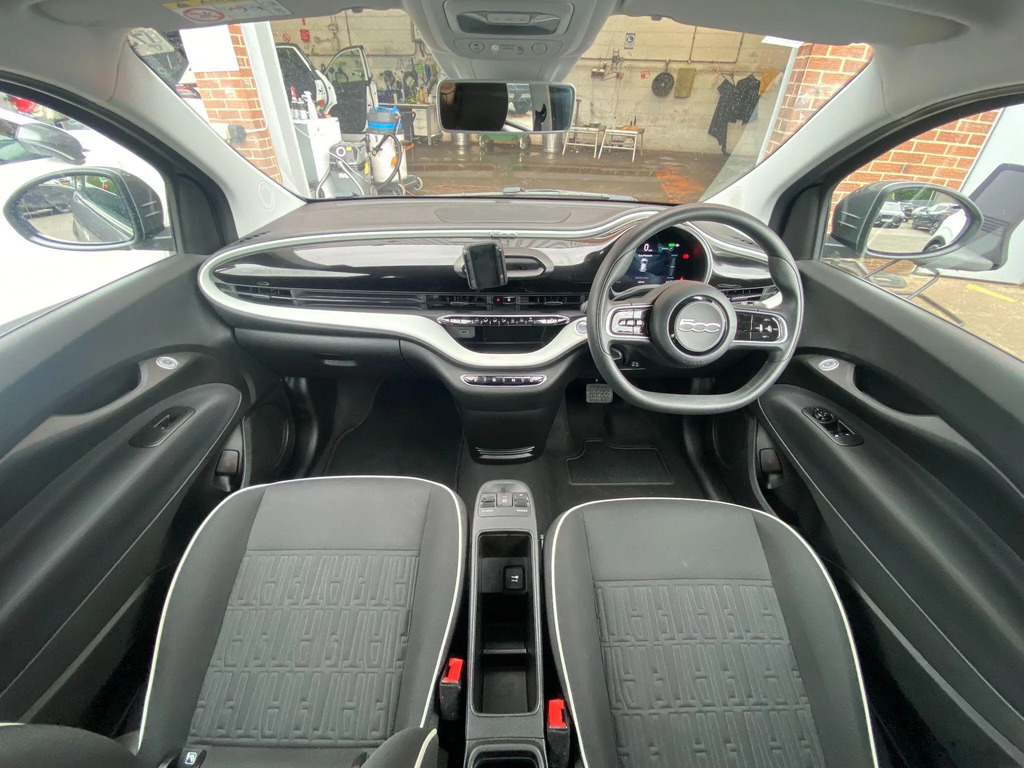 Fiat 500E 500E La Prima Black #10