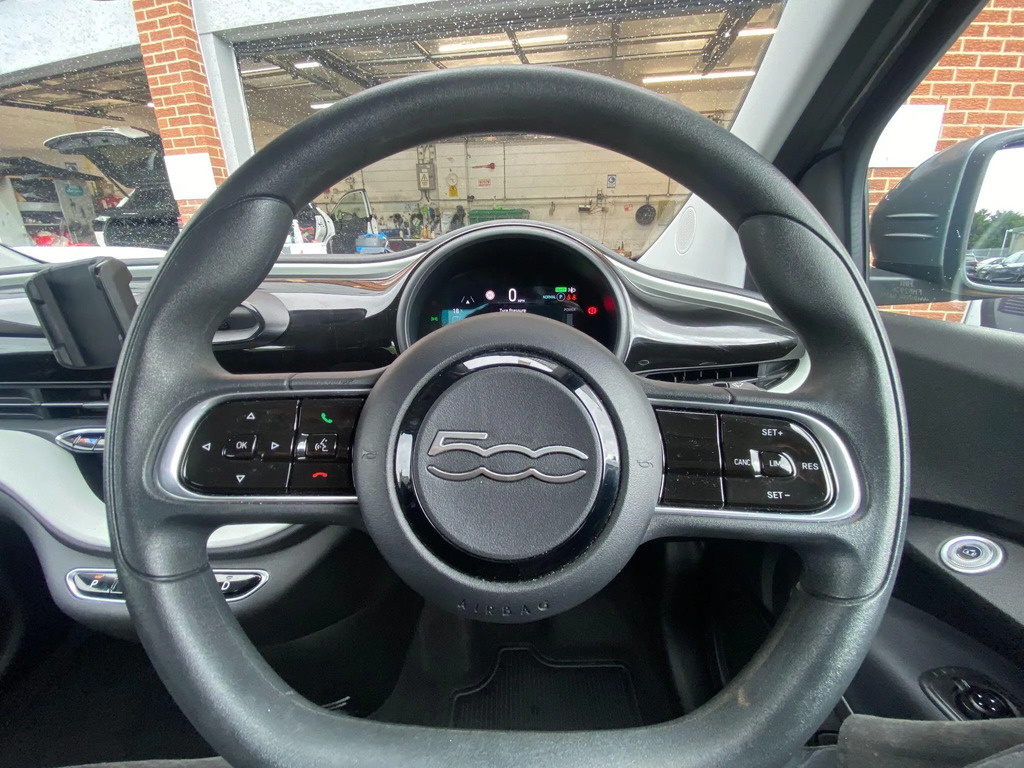 Fiat 500E 500E La Prima Black #19