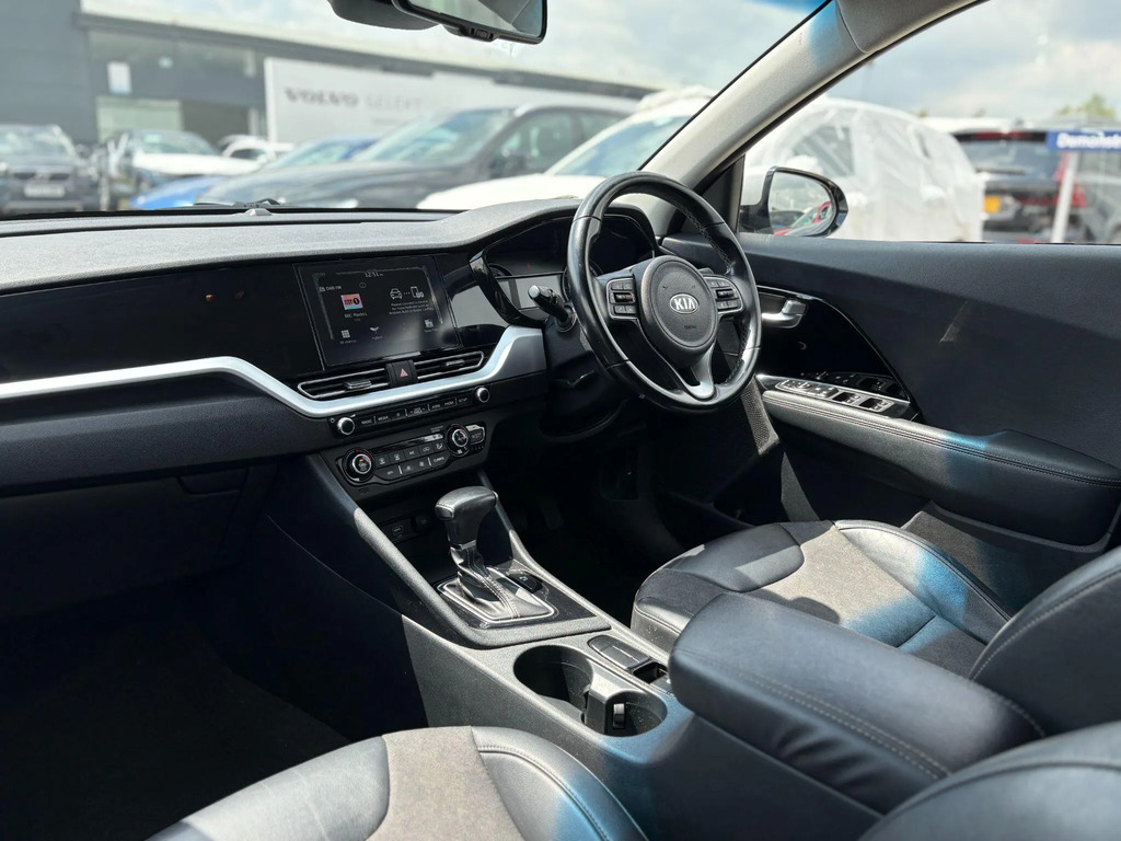 Kia Niro Niro 2 S-a Red #11