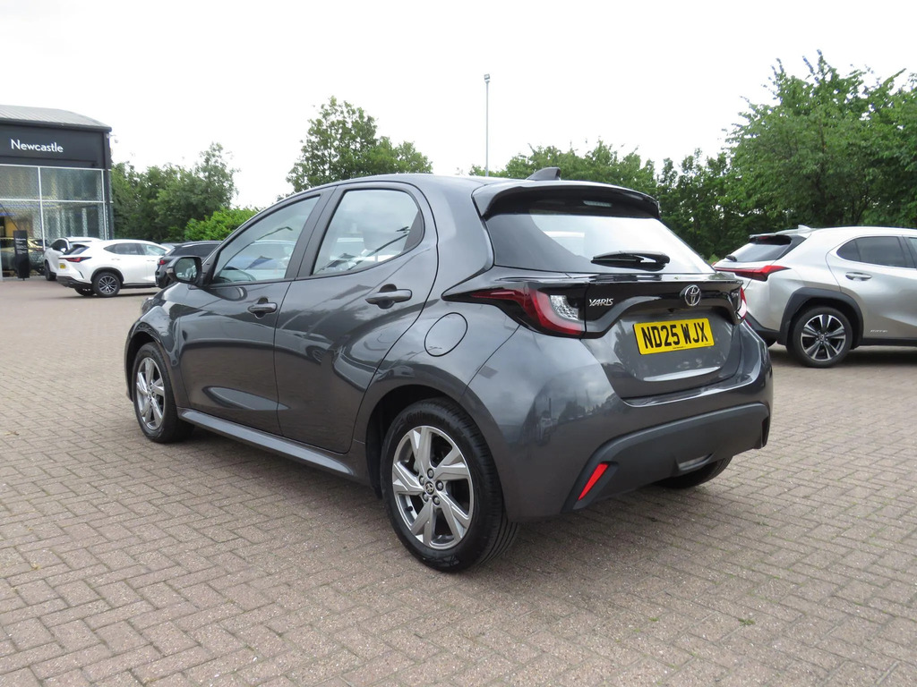 Toyota Yaris 1.5 Hybrid Icon Cvt  #5
