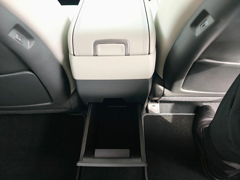 Hyundai Santa Fe Calligraphy Black #24