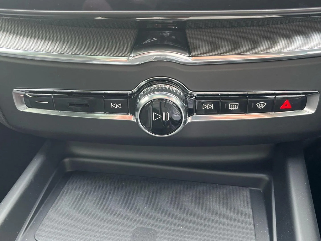 Volvo XC60 Plus Pro Black Edition Black #25