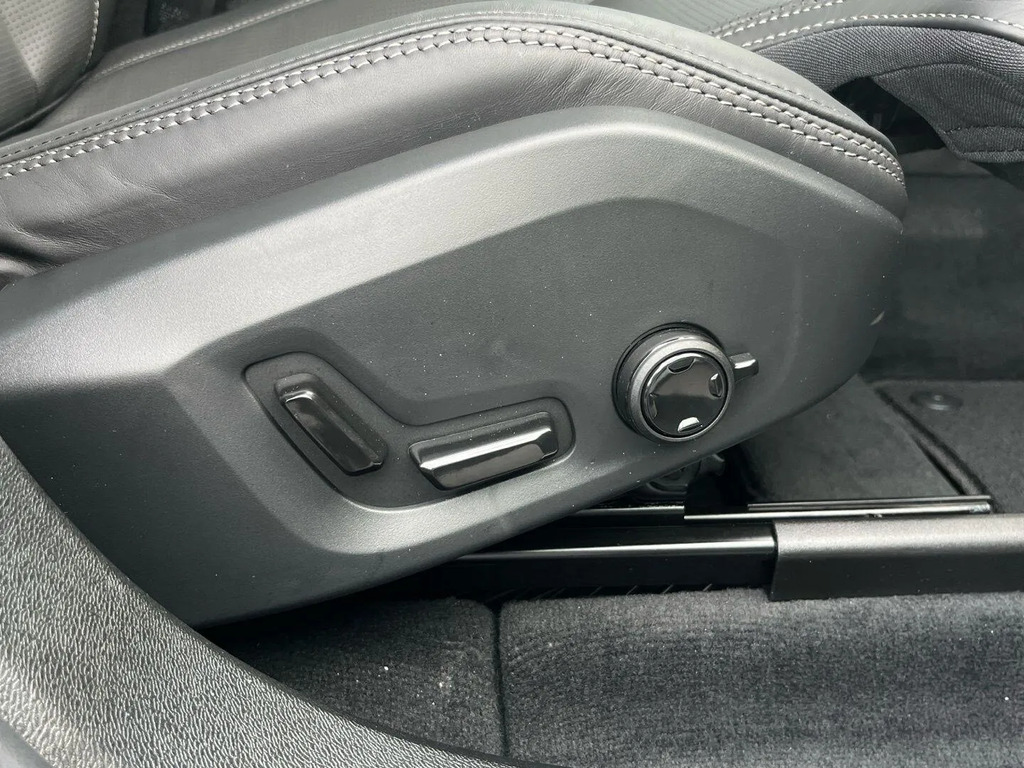 Volvo XC60 Plus Pro Black Edition Black #33