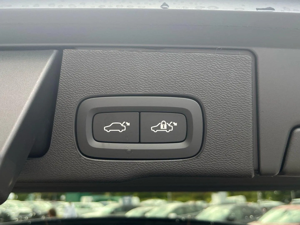 Volvo XC60 Plus Pro Black Edition Black #14