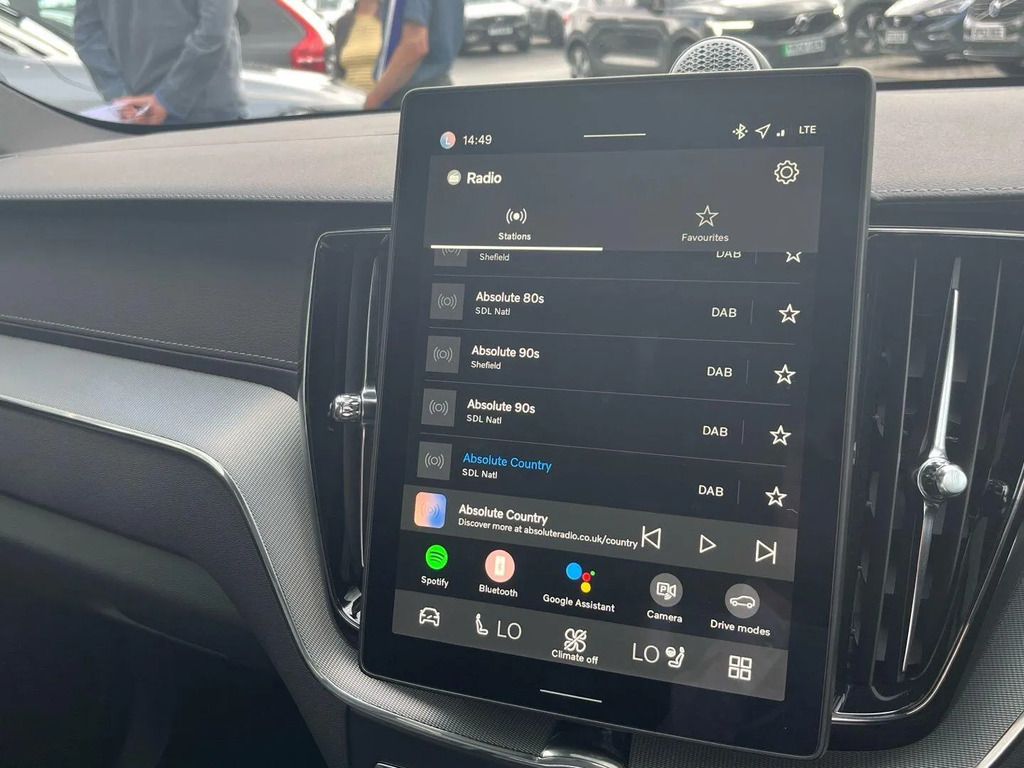 Volvo XC60 Plus Pro Black Edition Black #20