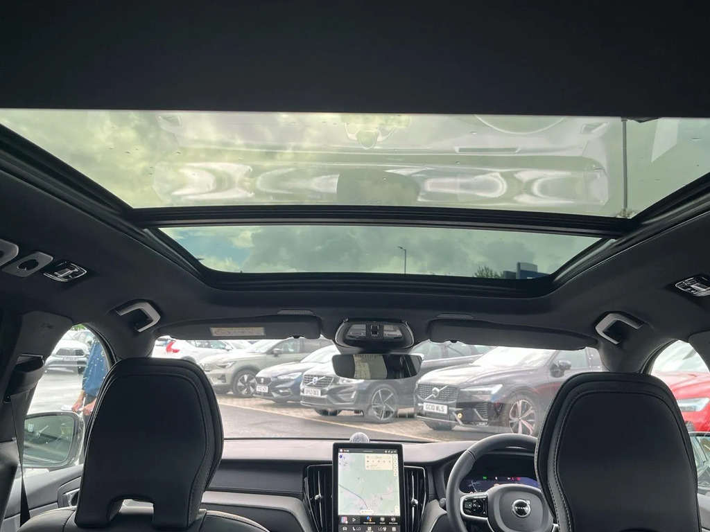 Volvo XC60 Plus Pro Black Edition Black #17