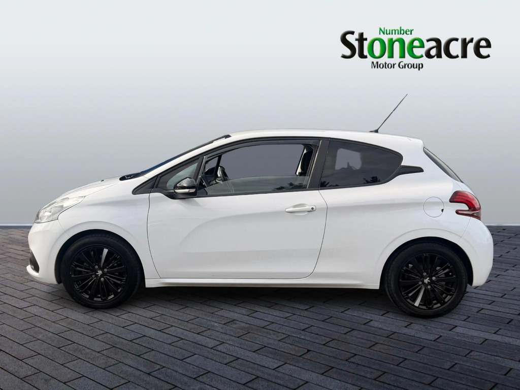 Peugeot 208 1.2 Puretech 82 Black Edition  #6