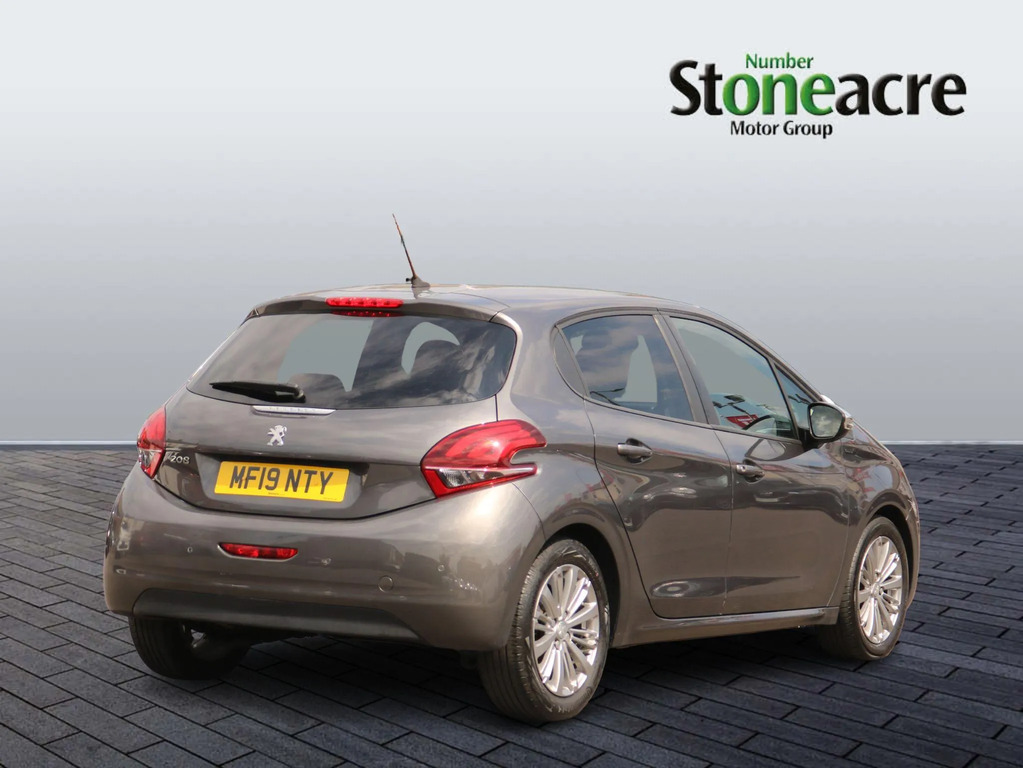 Peugeot 208 1.2 Puretech Signature Hatchback #3